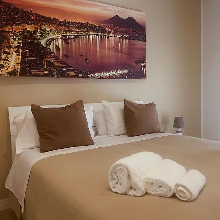 La Suite Di Dante Napoli Bagian luar foto