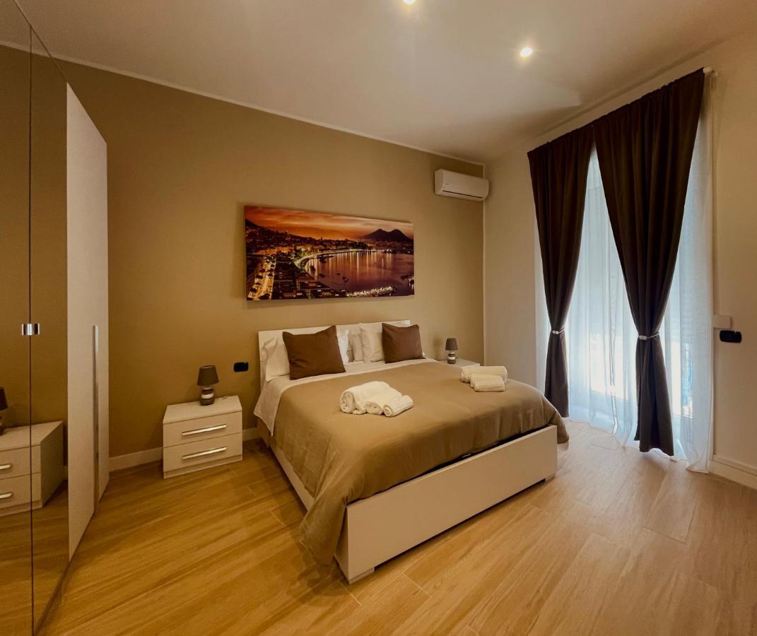 La Suite Di Dante Napoli Bagian luar foto