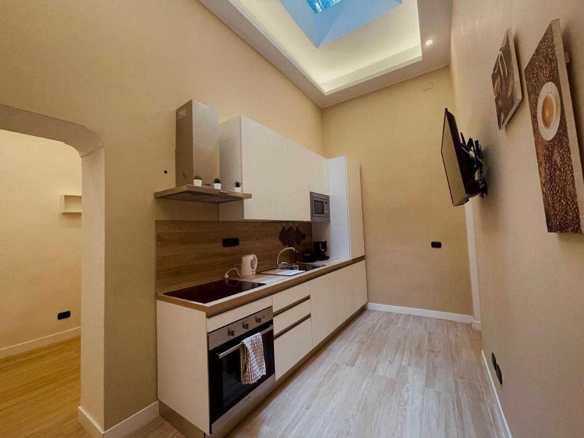 La Suite Di Dante Napoli Bagian luar foto