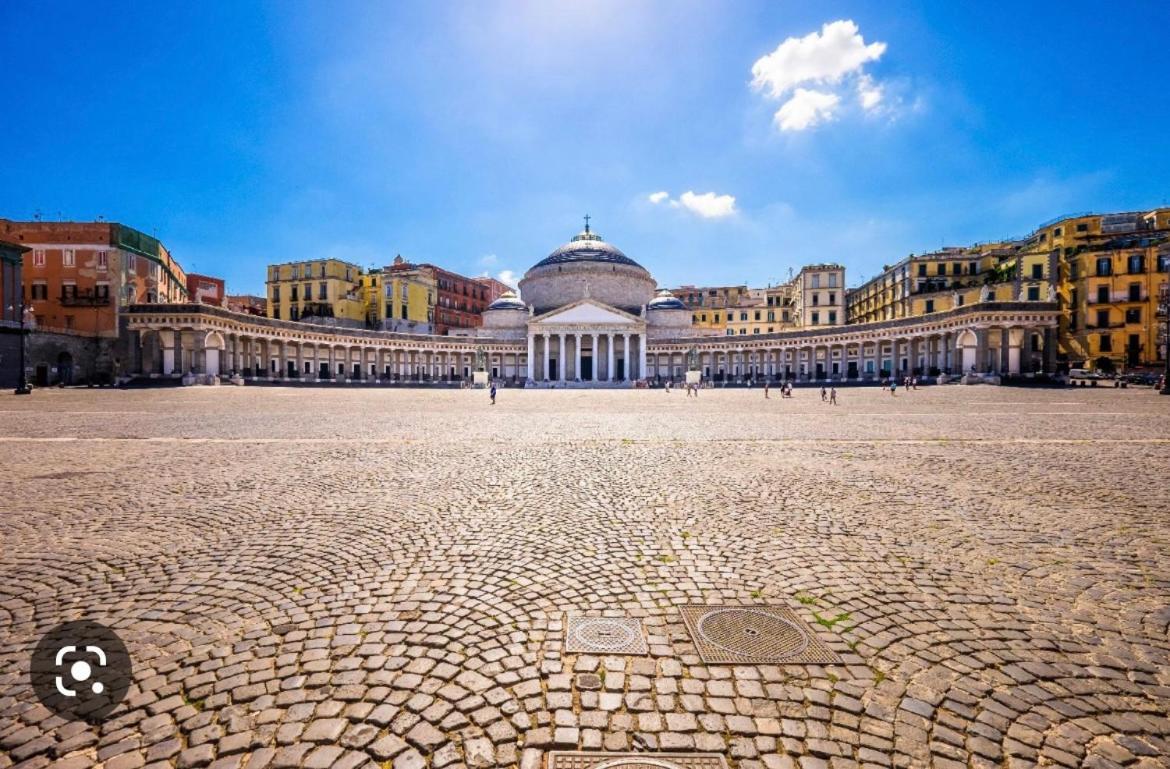 La Suite Di Dante Napoli Bagian luar foto